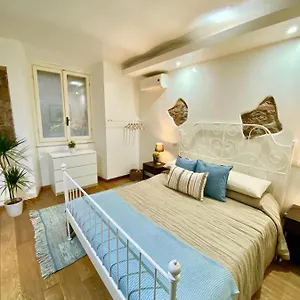 https://colosseo-magic-house.it-romehotels.com